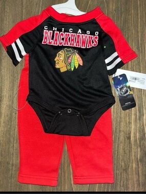 Chicago Blackhawks Infant Bodysuit & Pants Set - 0-3 newborn NHL